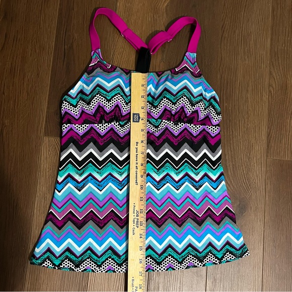 NWOT tankini top Medium Adjustable straps Colorful geo pattern - Picture 6 of 12